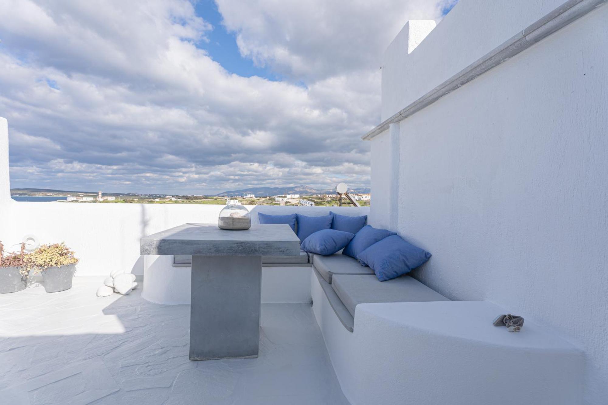 Pure White 1Bd House With Amazing Sea Views In Naousa Екстериор снимка